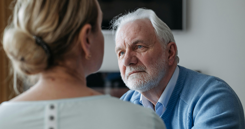 Trastornos del movimiento, de las funciones ejecutivas y de la comunicación en personas con alzhéimer