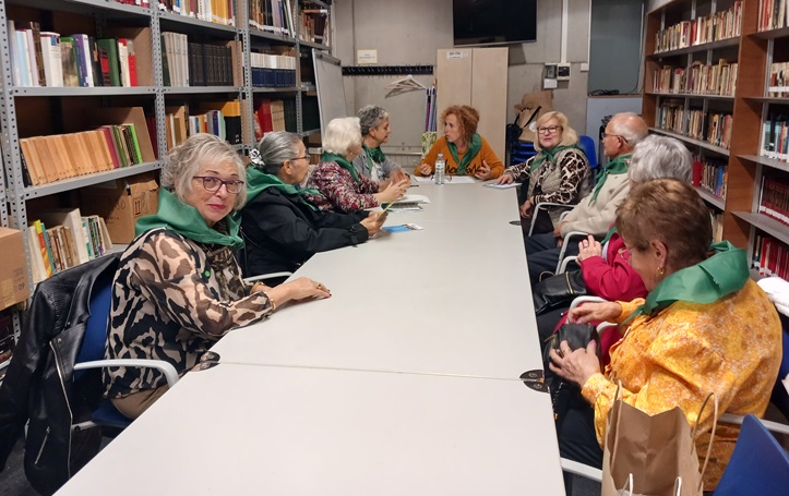 Segundo grupo de trabajo durante el encuentro. Imagen destacada del artículo del blog