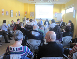 Profesionales del Creer en la presentación de la Guía de orientación para la dependecia