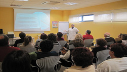 Silvia Molia, Logopeda del Creer en un taller del Encuentro