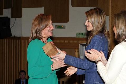 Cristina Rodríguez-Porrero recibe el premio de manos de S.A.R. la Princesa de Asturias