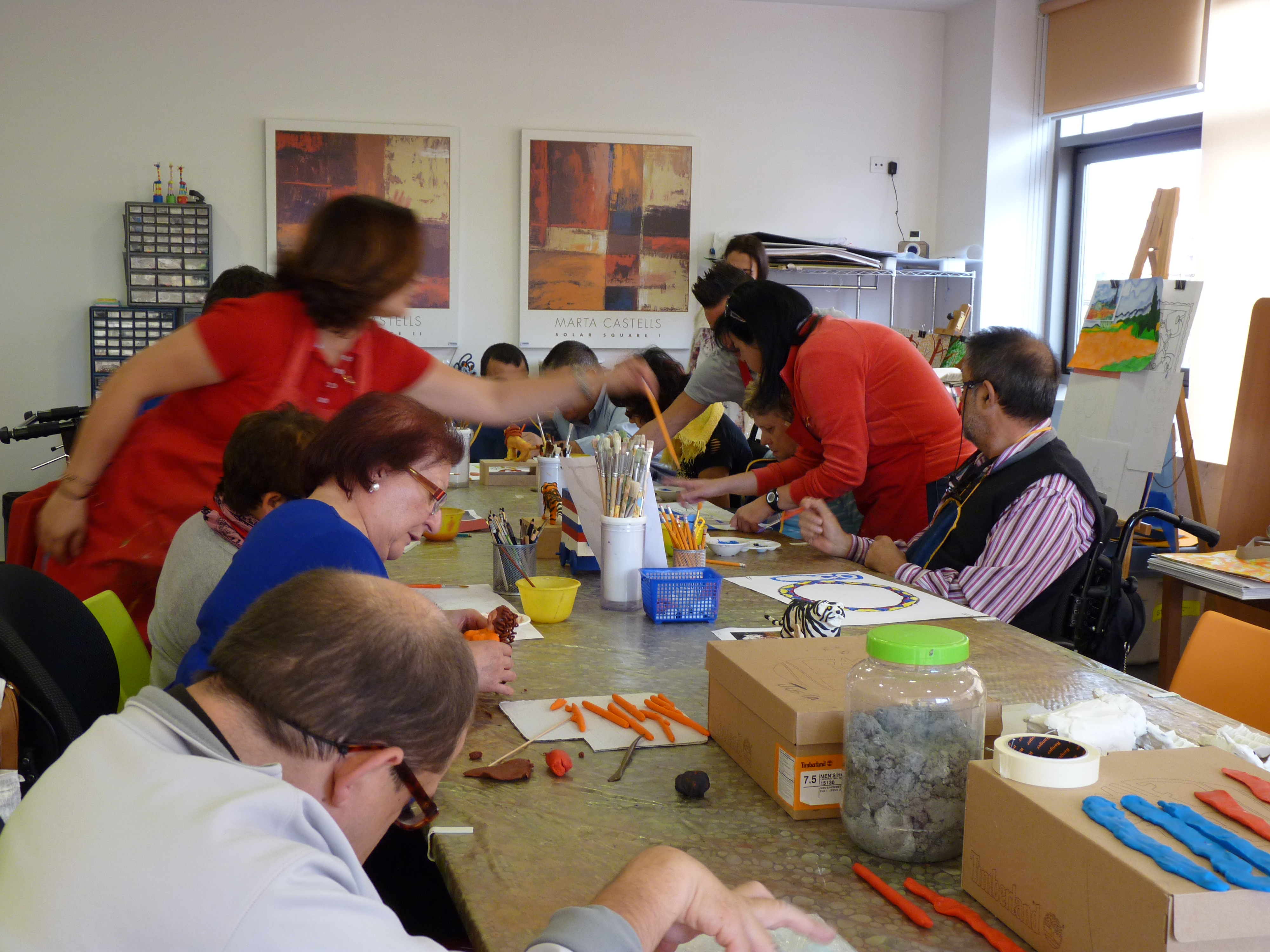 Fotografía terapias creativas en un aula del Centro de Referencia Estatal de Discapacidad y Dependencia