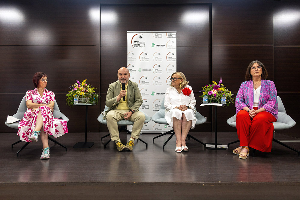 Pilar Villarino, Luis Cayo Pérez, Inmaculada Gómez Pastor y Ana Cabellos Cano.