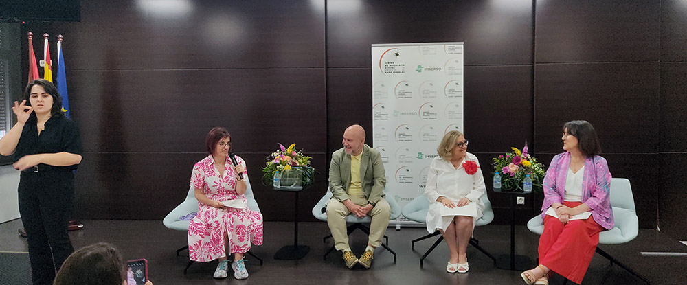 Pilar Villarino, directora ejecutiva del CERMI Estatal, inaugurando el acto.